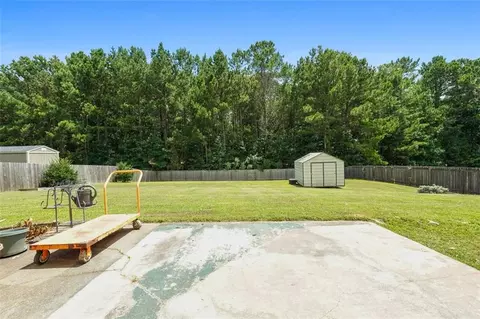 Exterior - 977 Tara Bnd, Hampton, GA 30228 photo 2 of 5