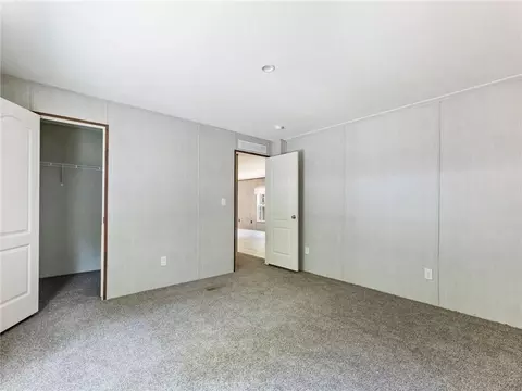 Bedroom - 247 Cedar Ridge Dr, Commerce, GA 30530 photo 4 of 6