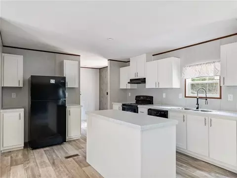 Kitchen - 247 Cedar Ridge Dr, Commerce, GA 30530 photo 1 of 2