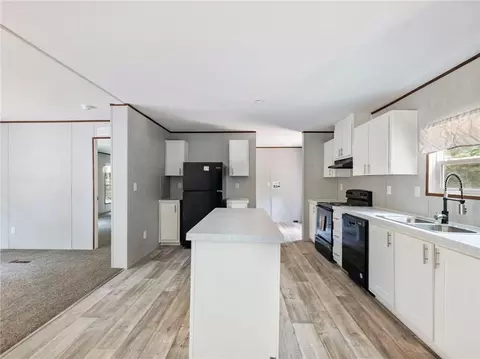 Kitchen - 247 Cedar Ridge Dr, Commerce, GA 30530 photo 2 of 2
