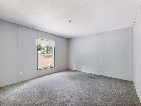 Bedroom - 247 Cedar Ridge Dr, Commerce, GA 30530 photo 5 of 6
