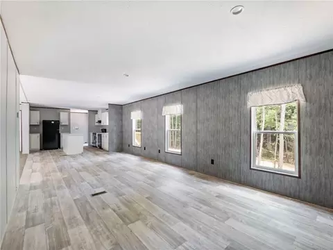 Living - 247 Cedar Ridge Dr, Commerce, GA 30530 photo 6 of 9
