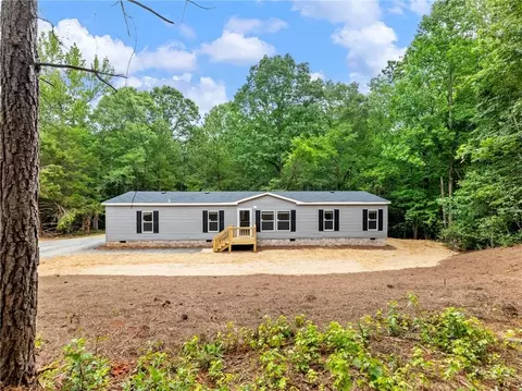 251 Cedar Ridge Dr, Commerce, GA 30530