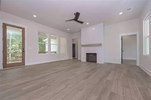 Living - 191 Willow Leaf Dr, Buchanan, GA 30113 photo 3 of 4
