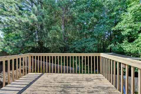 Exterior - 4175 Fallbrook Dr, Duluth, GA 30096 photo 3 of 4