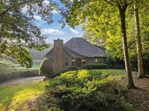 9850 Huntcliff Trce, Atlanta, GA 30350
