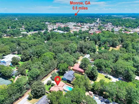 111 W Ridge Ave W, Monroe, GA 30655