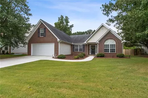 4060 Crescent Walk Ln, Suwanee, GA 30024