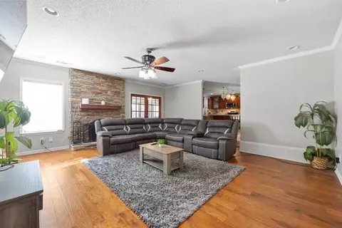 Living - 553 Hamlet Dr, Hampton, GA 30228 photo 1 of 2