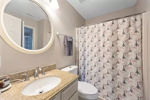 Bath - 553 Hamlet Dr, Hampton, GA 30228 photo 1 of 1