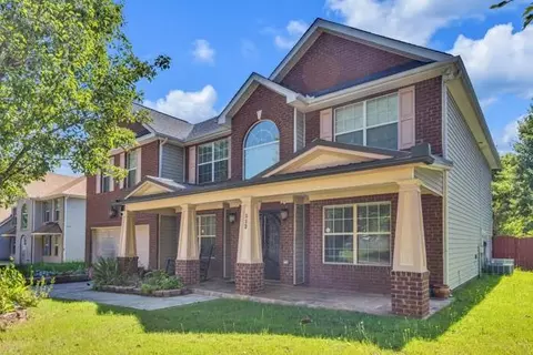 553 Hamlet Dr, Hampton, GA 30228