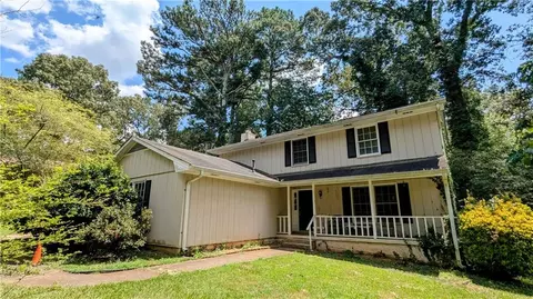5385 Martins Ln, Stone Mountain, GA 30088