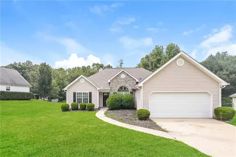 640 Magnolia Dr, Loganville, GA 30052