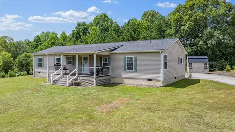 5954 Overby Rd, Flowery Branch, GA 30542