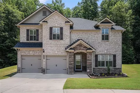 628 Stream Ct, Fairburn, GA 30213