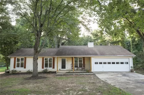 5540 Farm House Ln, Oakwood, GA 30566
