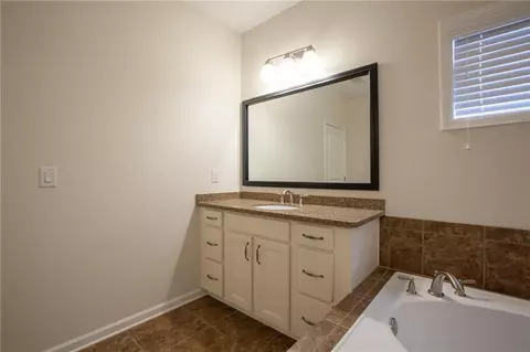 Bath - 5885 Thoroughbred Way, Suwanee, GA 30024 photo 3 of 10