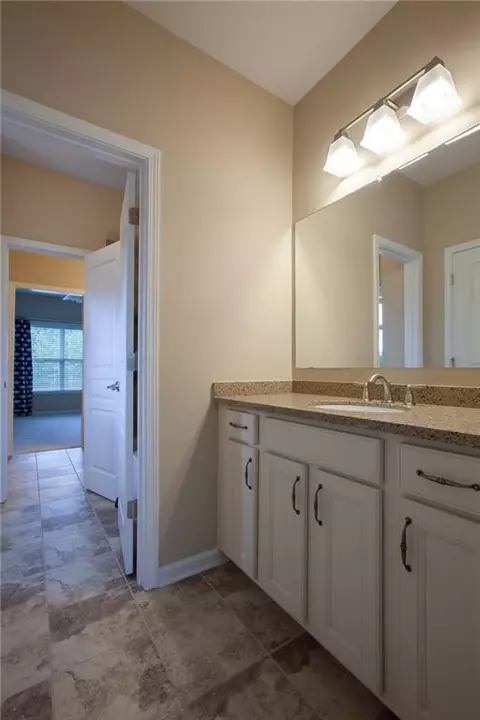 Bath - 5885 Thoroughbred Way, Suwanee, GA 30024 photo 7 of 10