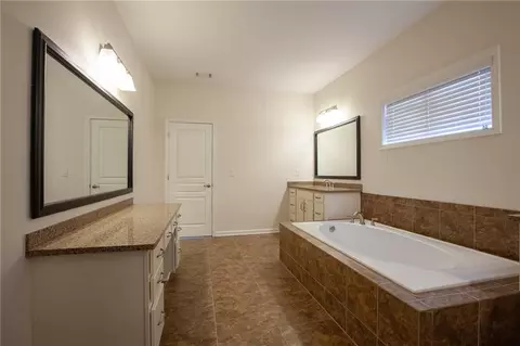 Bath - 5885 Thoroughbred Way, Suwanee, GA 30024 photo 2 of 10