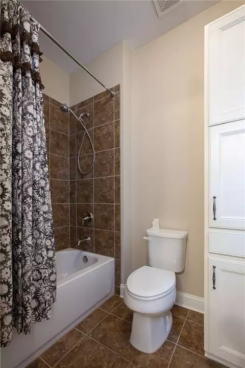 Bath - 5885 Thoroughbred Way, Suwanee, GA 30024 photo 9 of 10