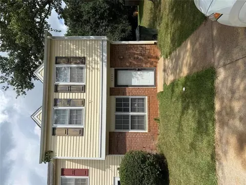 1682 Hunting Creek Dr, Conyers, GA 30013