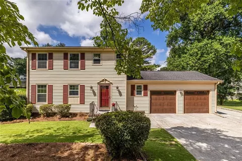 5678 Fern Creek Dr SW, Lilburn, GA 30047