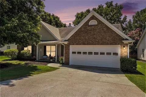 4020 Mcpherson Dr, Acworth, GA 30101