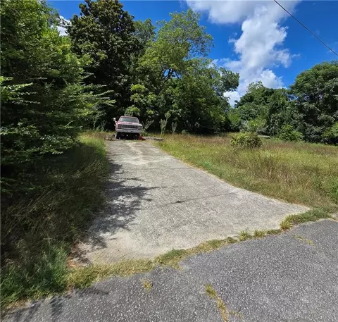 212 Cedar St, Elberton, GA 30635