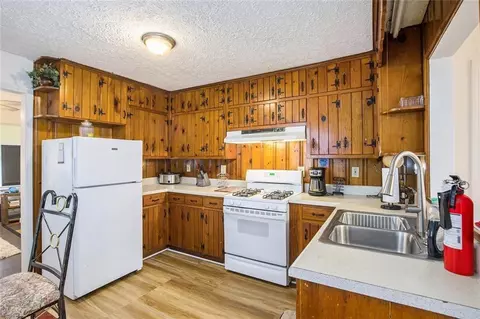591 E Johnson St, Temple, GA 30179 photo 3