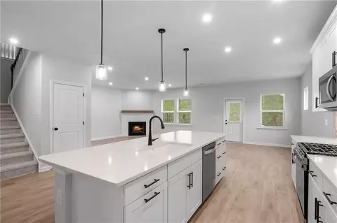404 Beacon Way, Villa Rica, GA 30180