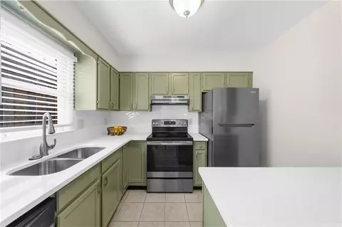 Kitchen - 3480 Silver Maple Dr, Duluth, GA 30096 photo 2 of 3