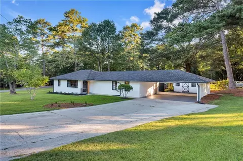 522 Elizabeth Ln SW, Mableton, GA 30126