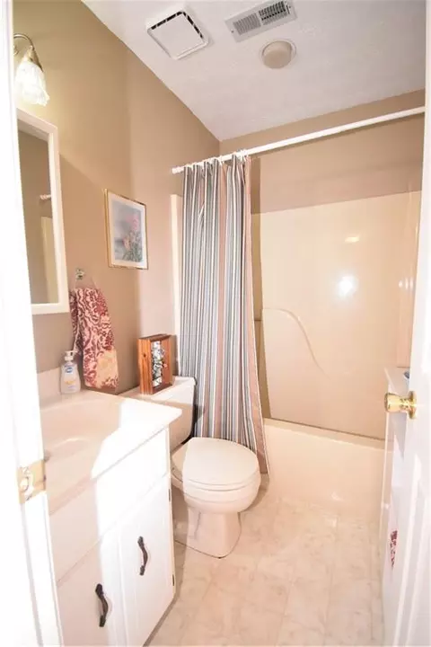 Bath - 3178 Bailey Rd, Dacula, GA 30019 photo 1 of 4