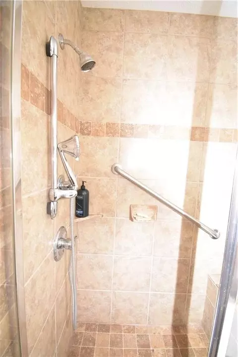 Bath - 3178 Bailey Rd, Dacula, GA 30019 photo 3 of 4