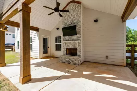 Exterior - 214 N Davis Rd, Lagrange, GA 30241 photo 5 of 6