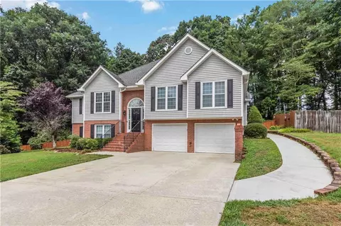556 Wine Cluster Ct, Grayson, GA 30017