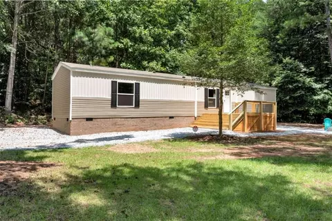 110 Oakwood Rd, Lavonia, GA 30553
