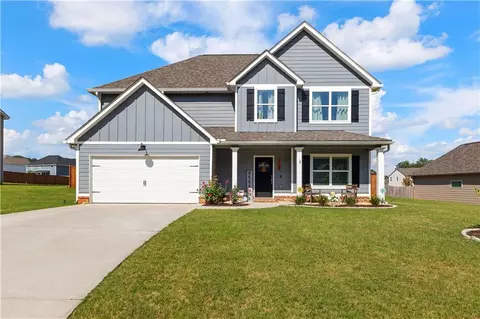 118 Springwood Dr, Carrollton, GA 30117