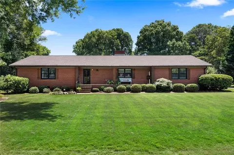 22 Ridgeview Dr, Cartersville, GA 30120