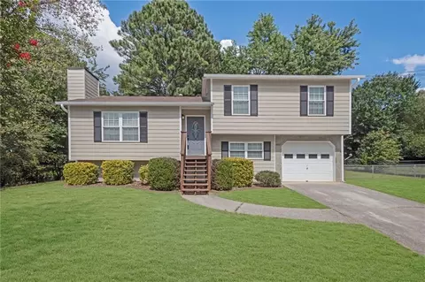 880 Westgard Ct, Douglasville, GA 30134