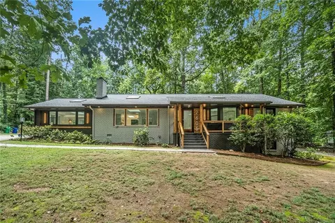 2605 Mckinnon Dr, Decatur, GA 30030