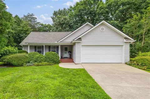 456 Timber Ct, Clarkesville, GA 30523