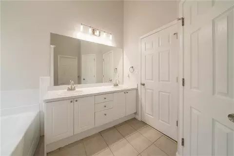 Bath - 70 Sylvia Cir, Covington, GA 30016 photo 2 of 3