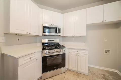 Kitchen - 70 Sylvia Cir, Covington, GA 30016 photo 4 of 4