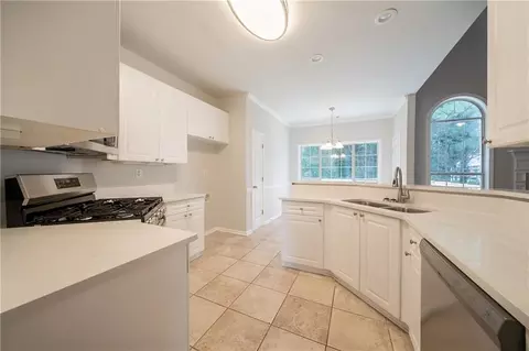 Kitchen - 70 Sylvia Cir, Covington, GA 30016 photo 2 of 4