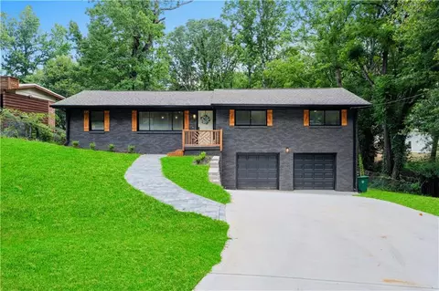 3944 W Hilda Cir W, Decatur, GA 30035