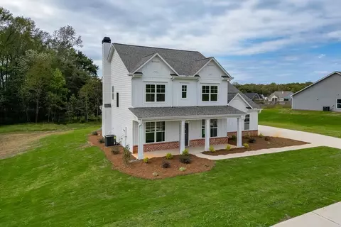1099 Poppy Ln, Jefferson, GA 30549