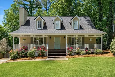 5030 Bent Creek Ct, Sugar Hill, GA 30518