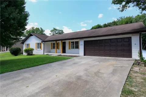 1725 Norton Estates Dr, Snellville, GA 30078