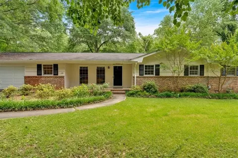 450 S Susan Creek Dr, Stone Mountain, GA 30083